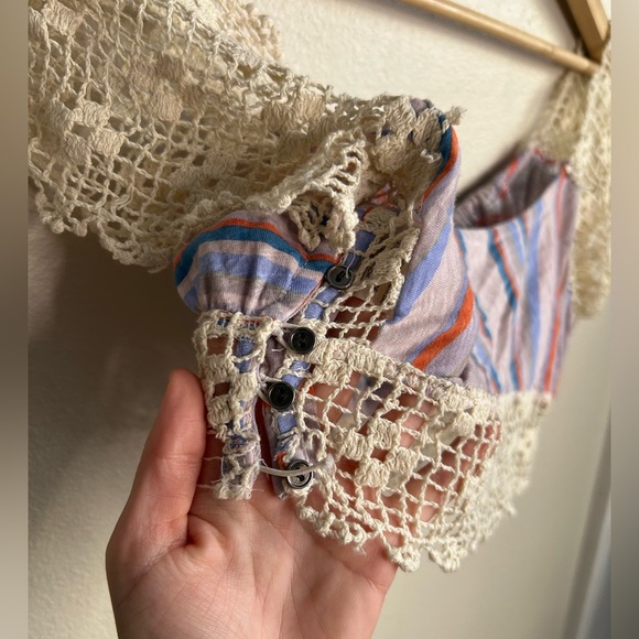 FREE PEOPLE Flawed Aruba Crochet Lace Bohemian Style Striped Crop Top Size M - Picture 9 of 12